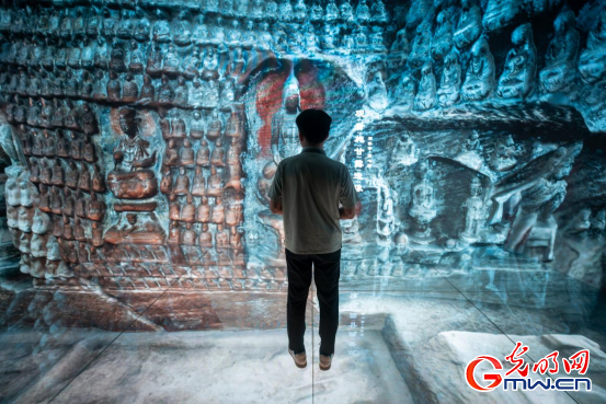 组图｜这家博物馆，用3D Mapping把古墓壁画“请出来”