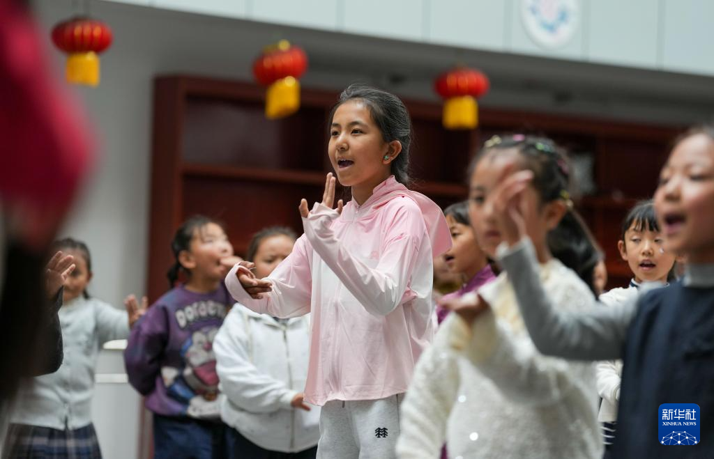西藏的孩子：嘹亮童声焕新藏戏