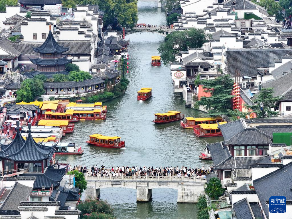 国庆中秋假期国内出游8.88亿人次