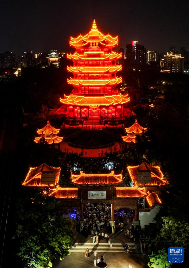 国庆中秋假期国内出游8.88亿人次