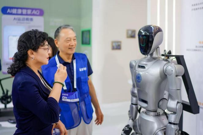 银发课堂里的“第二人生” 银发课堂里的“第二人生”