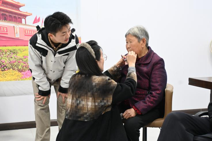 【网络中国节】河南洛阳:132张“天安门”合影定格乡村老人“北京梦” 【网络中国节】河南洛阳:132张“天安门”合影定格乡村老人“北京梦”