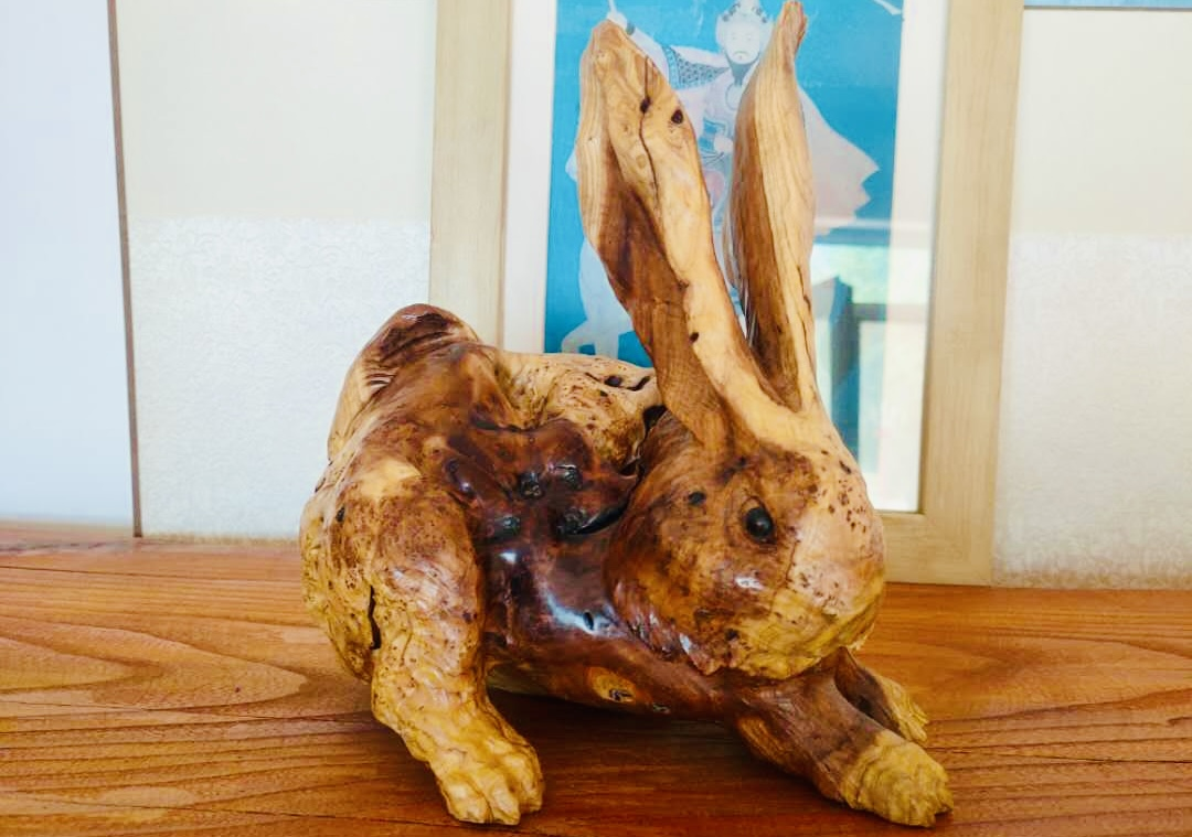 他用20年，把枯根变成“会说话”的传家宝