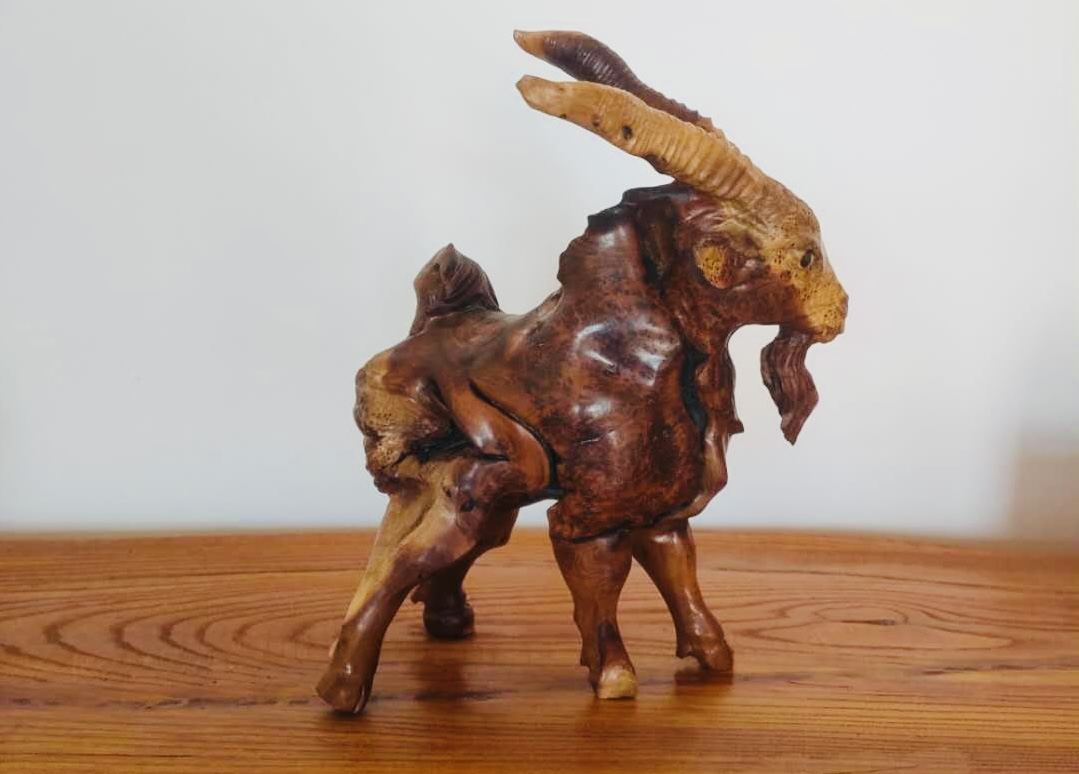 他用20年，把枯根变成“会说话”的传家宝