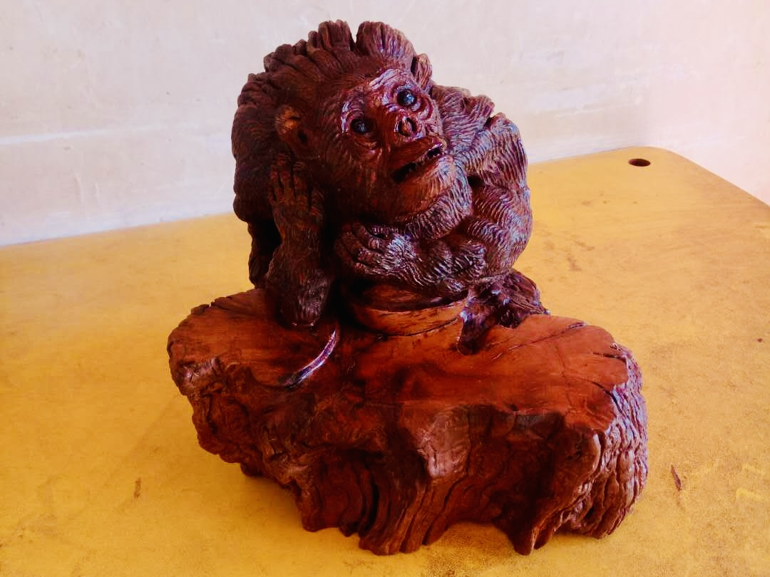 他用20年，把枯根变成“会说话”的传家宝