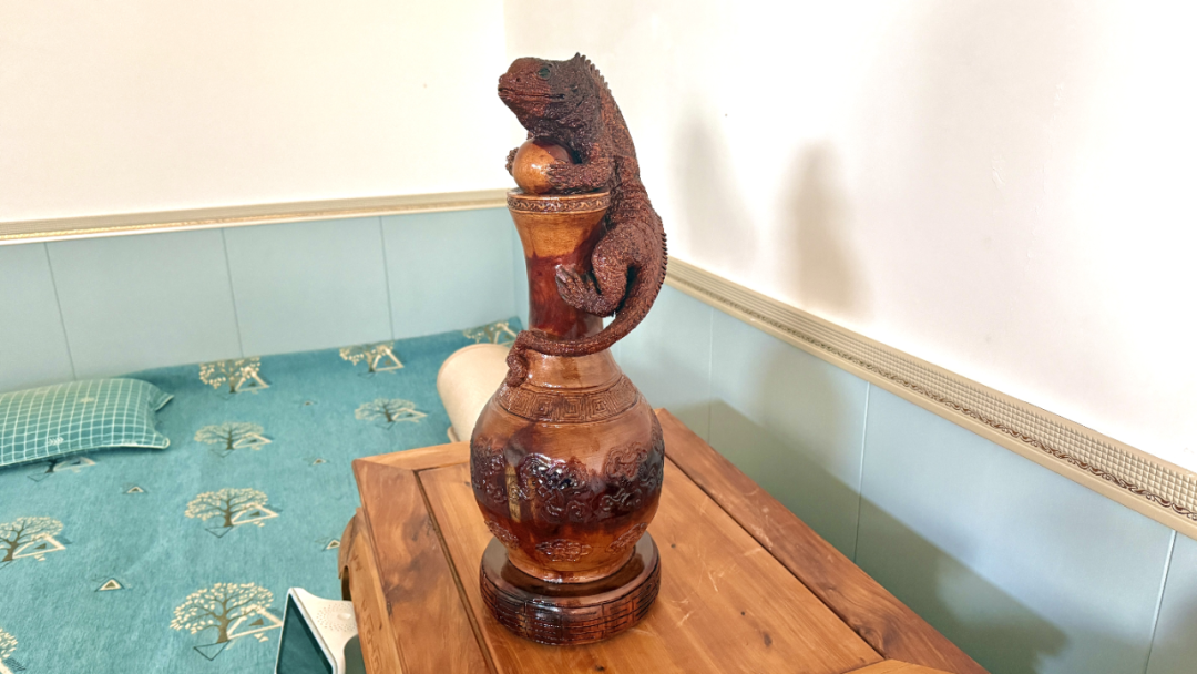 他用20年，把枯根变成“会说话”的传家宝