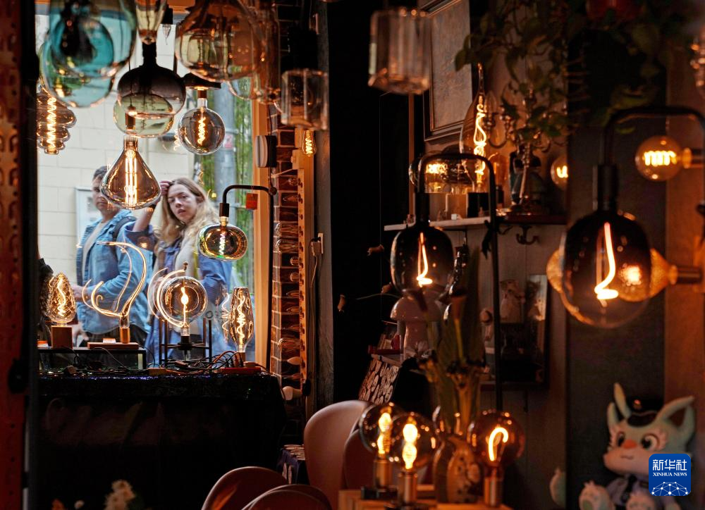 上海愚园路:青春经济添彩艺术生活