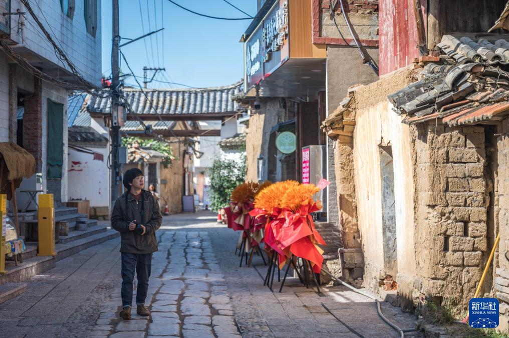 图片故事丨90后青年匠人 让镇宅神兽从屋顶走入“心房”