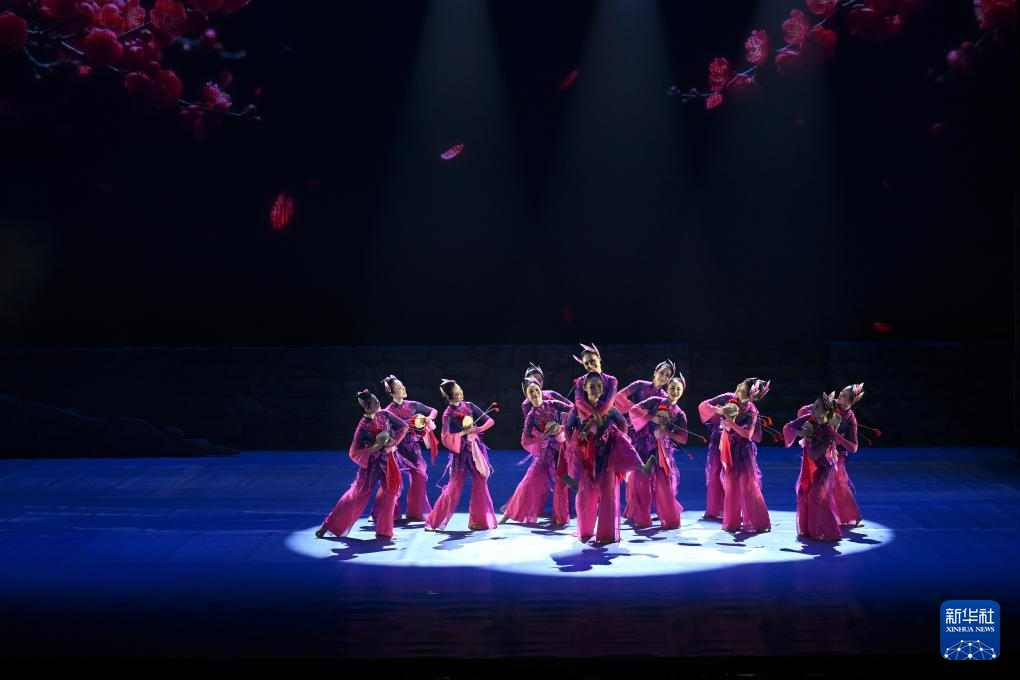 音舞诗画《家住淮河边》在安徽蚌埠首演