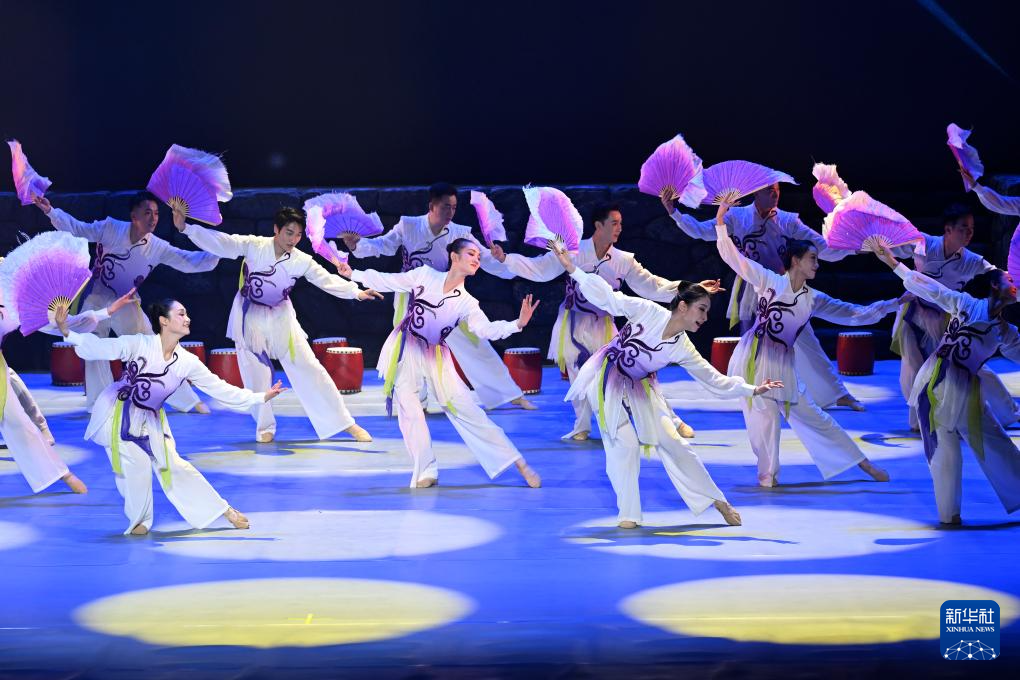 音舞诗画《家住淮河边》在安徽蚌埠首演