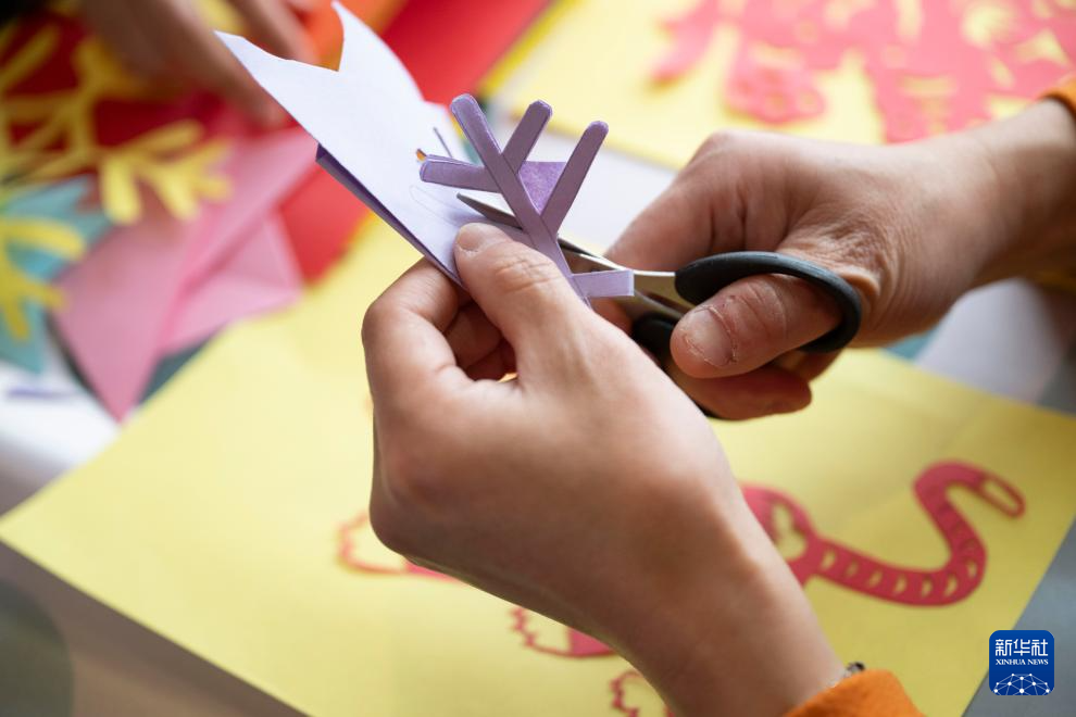 黑龙江开行今冬首趟冰雪旅游列车