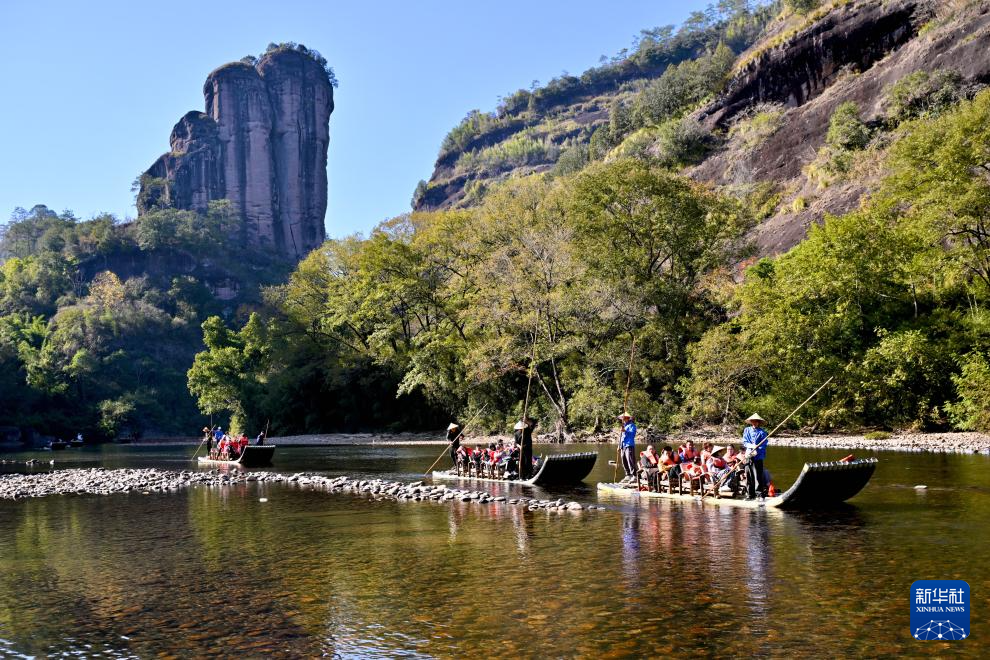 武夷冬韵醉游人