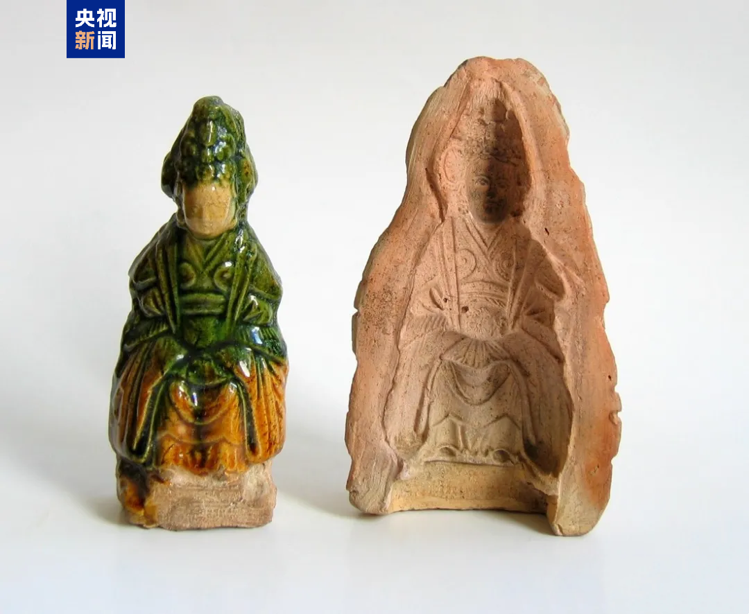 文博日历丨“金三彩”也出彩,不信你看这个壶