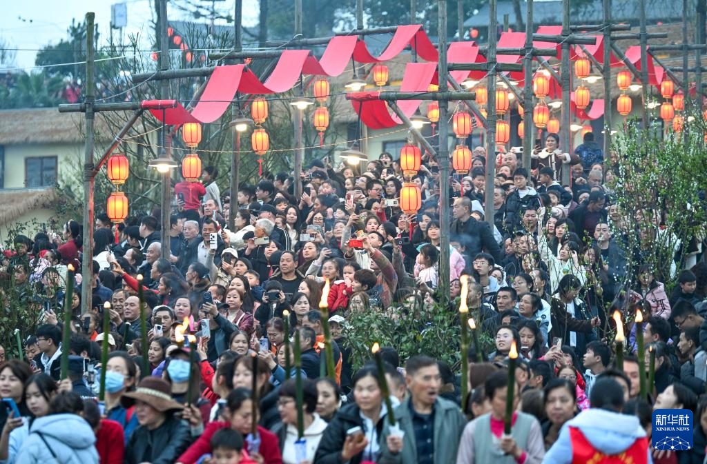 重庆璧山:千年火把节 点亮乡村新春