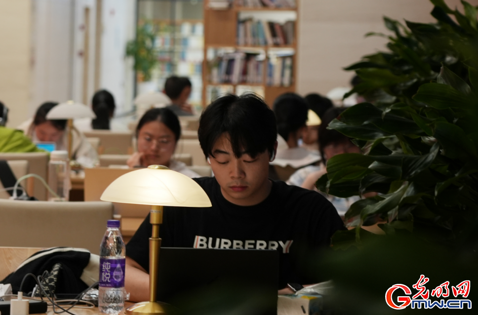 第五届全民阅读大会在江西南昌启帷：四月春光好 正是读书时