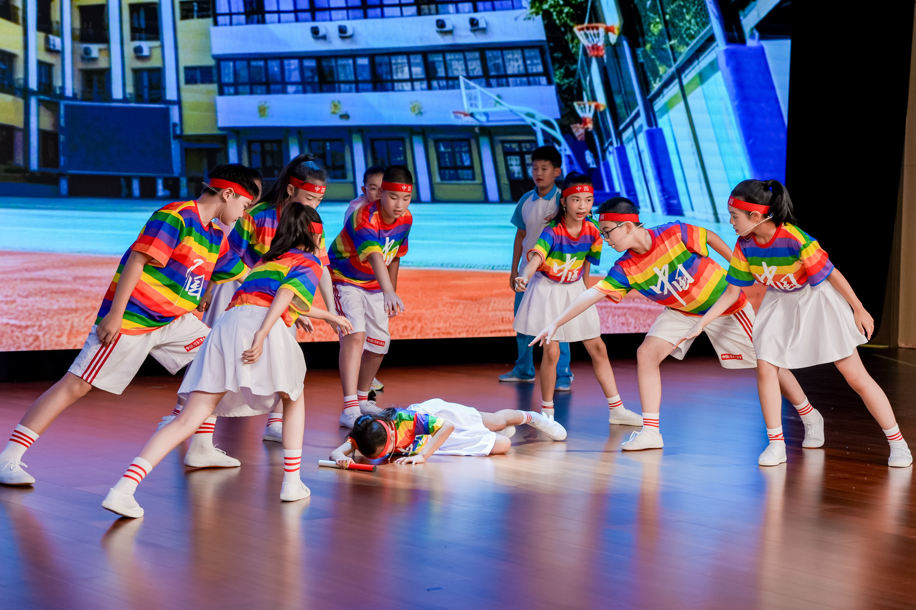 北京市东城区第五届青少年戏剧节暨回民实验小学金帆话剧团专场演出举行