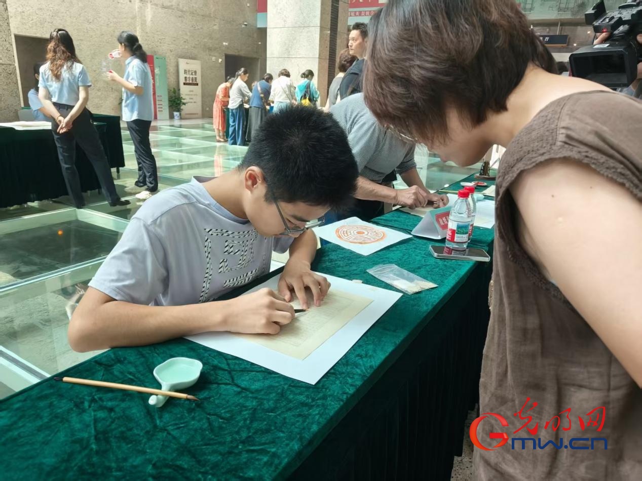 【网络中国节】七夕“晒书”正当时