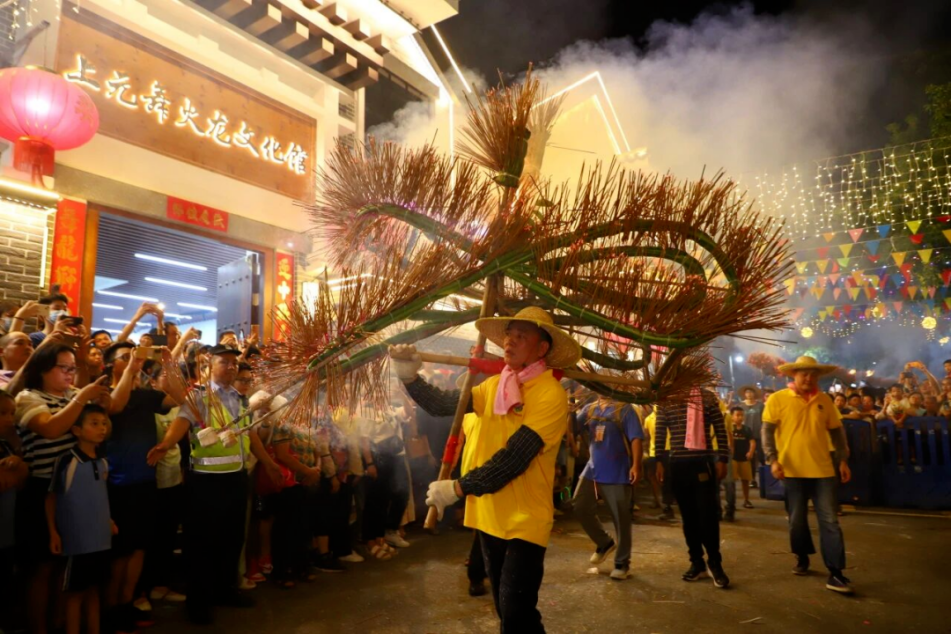 【网络中国节·中秋】这个中秋,老手艺有“新排班” 【网络中国节·中秋】这个中秋,老手艺有“新排班”