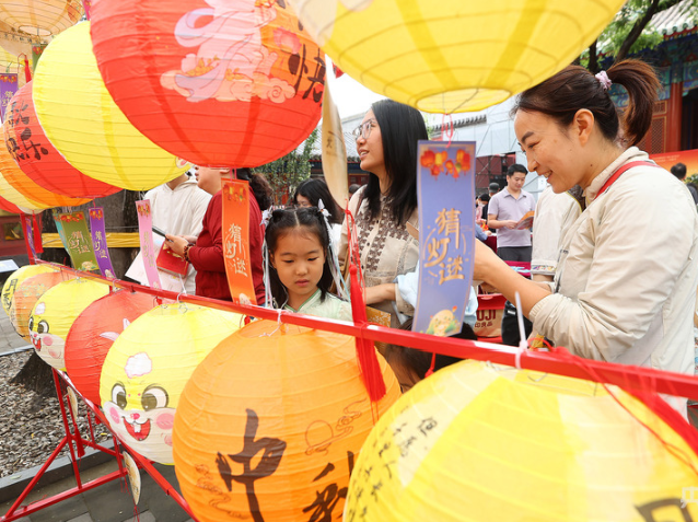 传统民俗焕新 消费场景拓展 传统民俗焕新 消费场景拓展