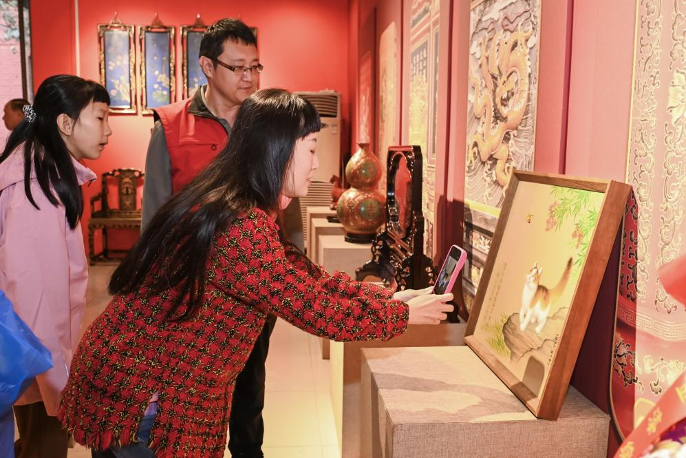 “漆道永承 匠心致远——金漆镶嵌七十载宫廷艺术成果展”面向公众开放 “漆道永承 匠心致远——金漆镶嵌七十载宫廷艺术成果展”面向公众开放