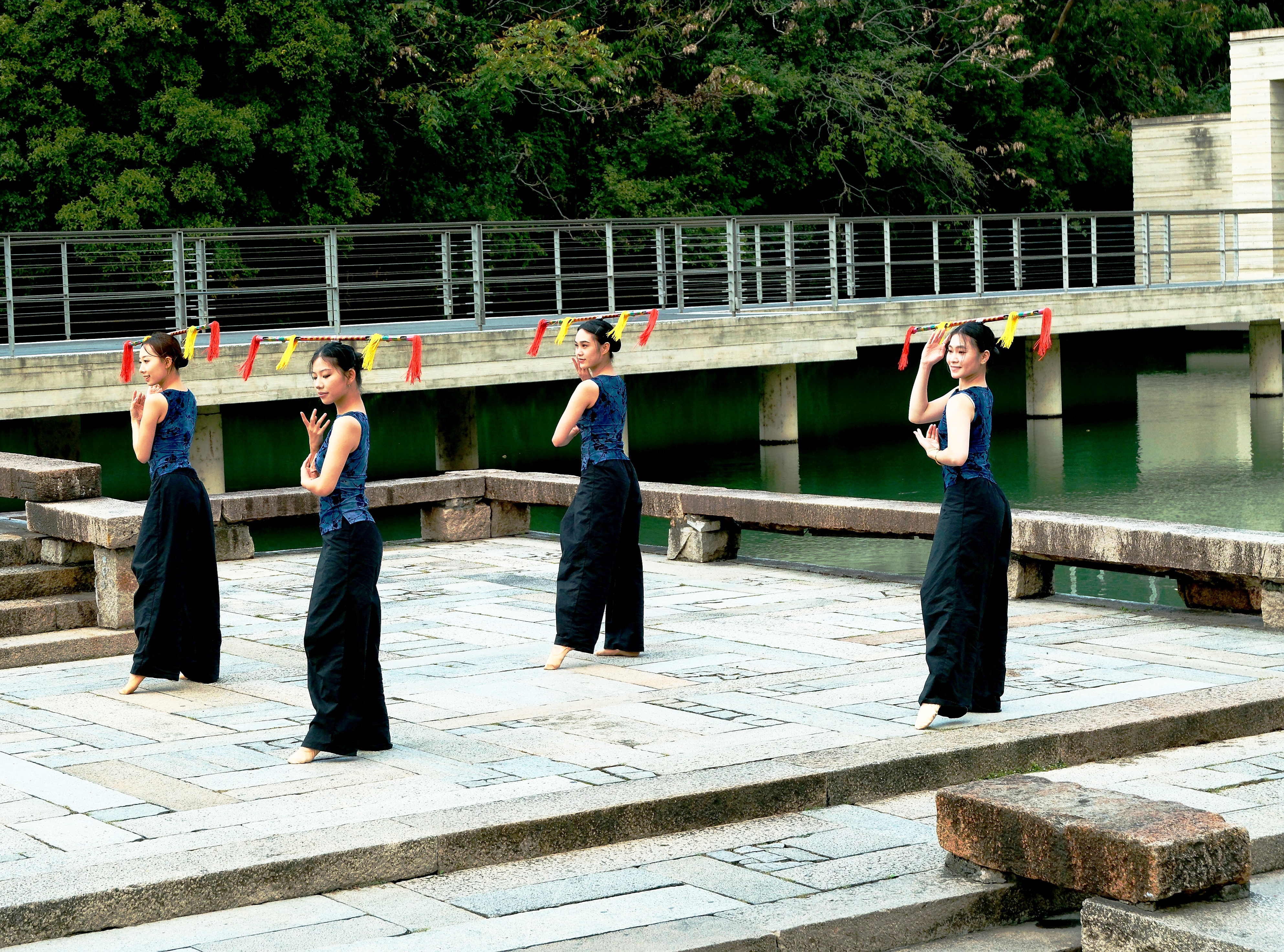 【组图】浙江乌镇：水乡巷陌好戏连台